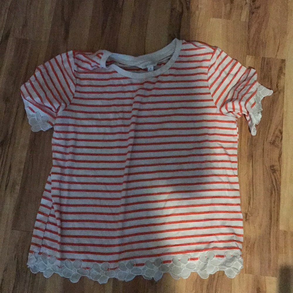 orange shirt